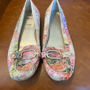 Anne Klein flower multicolor flats
